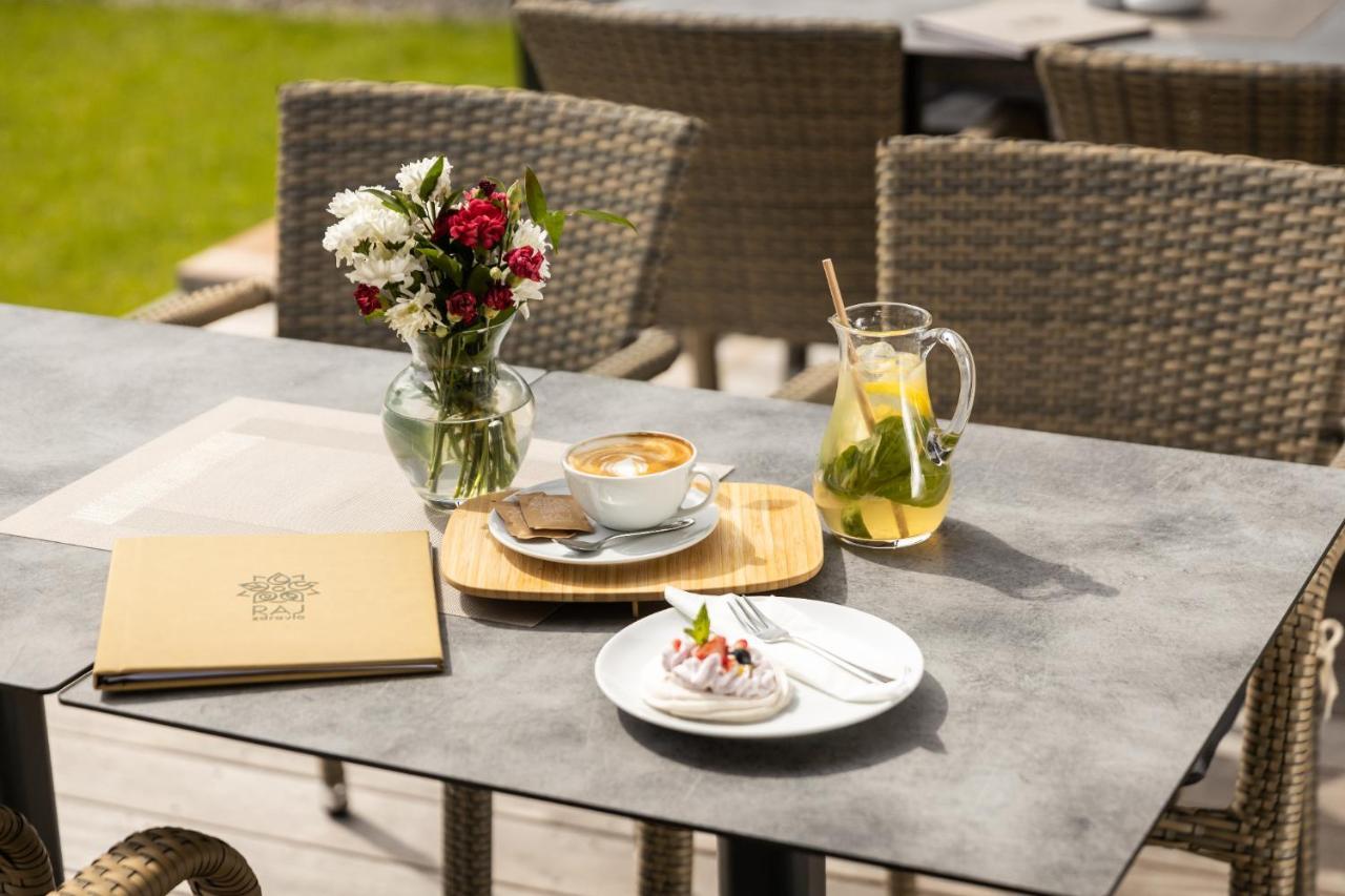 Raj Zdravia Hotel Bratislava Luaran gambar