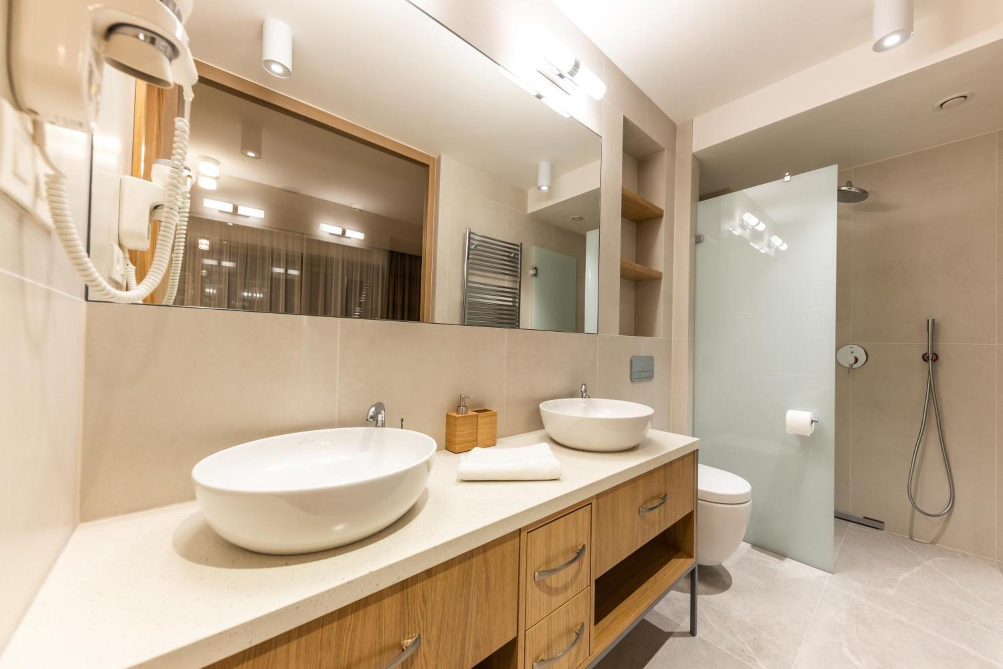 Raj Zdravia Hotel Bratislava Luaran gambar